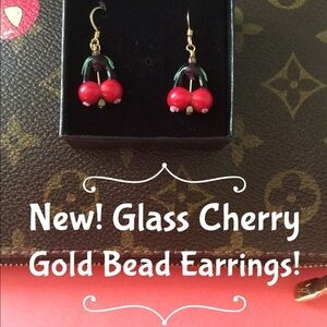 NIB! 🍒 Cherry 🍒 Glass Bead Earrings Gold Metal❣️New❣️